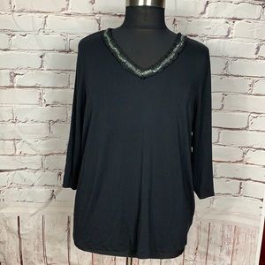 3/4 sleeve V neck chain embellishment tee sz18/20